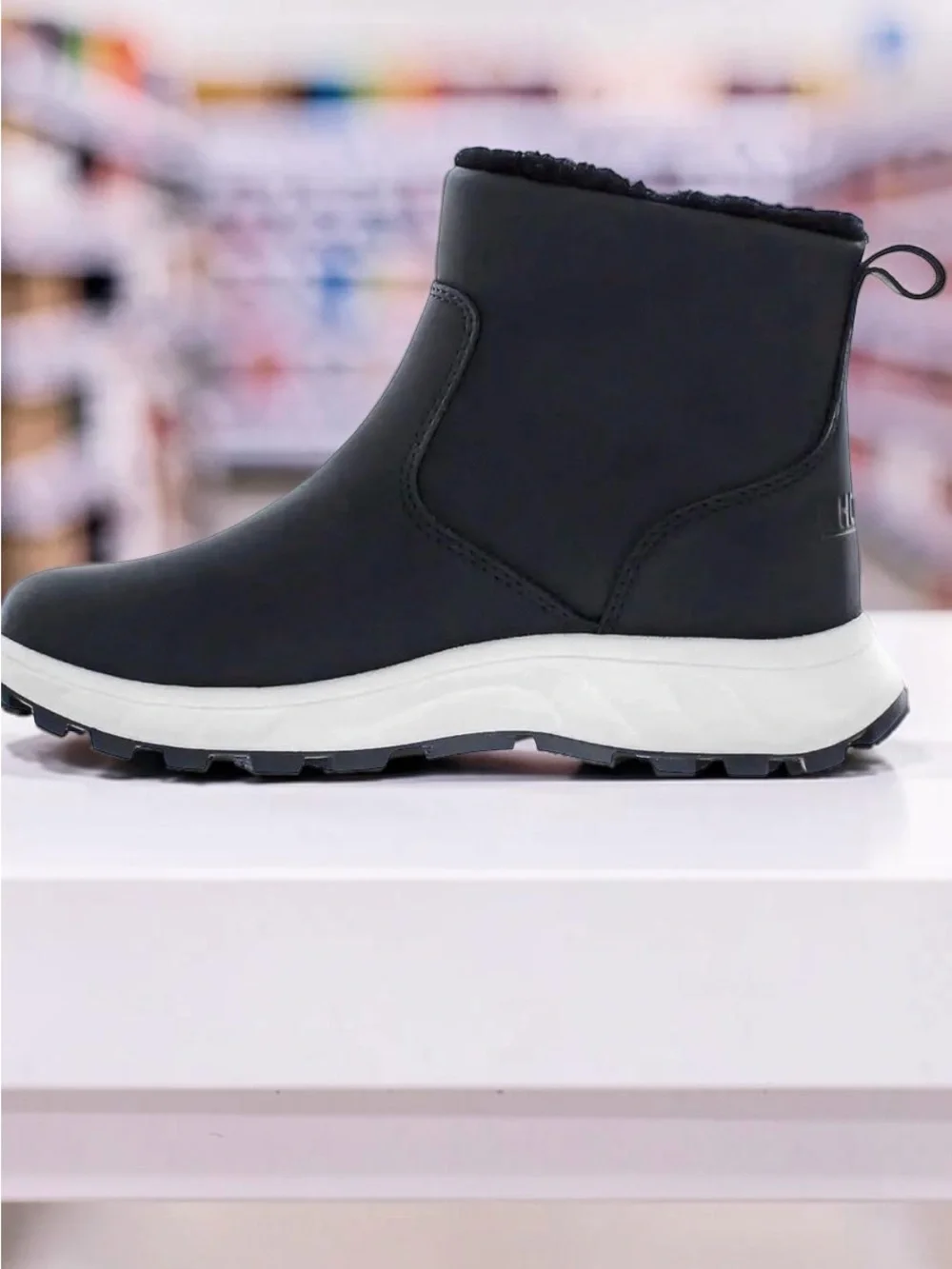 Khombu Sienna Women’s Size 6 Black All Weather Memory Foam Ankle Boots NIB